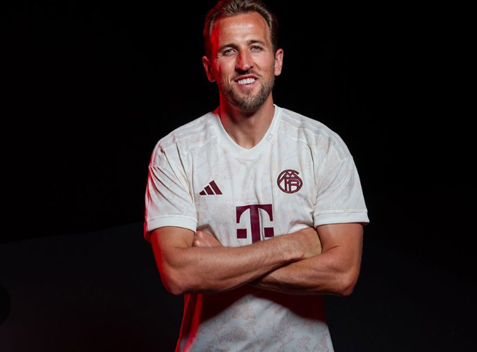 ⚪ 2023/24 Bayern Munich Oktoberfest (Wiesn) Special Edition Jersey